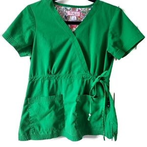 Koi Scrub Top size S